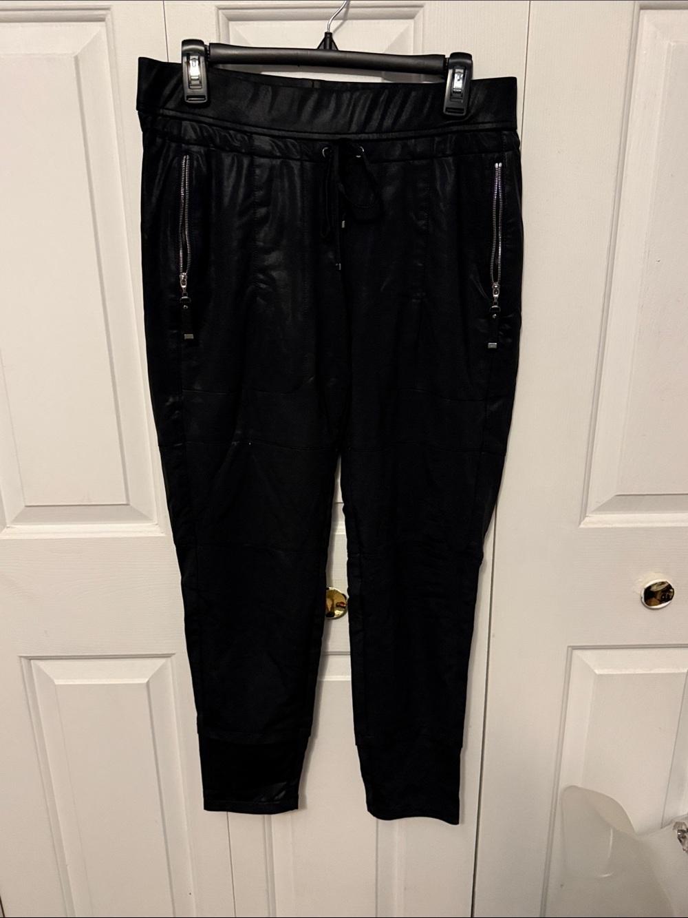 RAFFAELLO ROSSI Black Faux-Leather Joggers  Zip pockets Sz 38 M b321